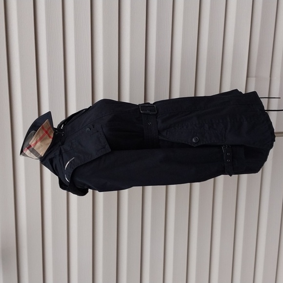 Burberry Black Trench Coat with Check Lining - Picture 4 of 14